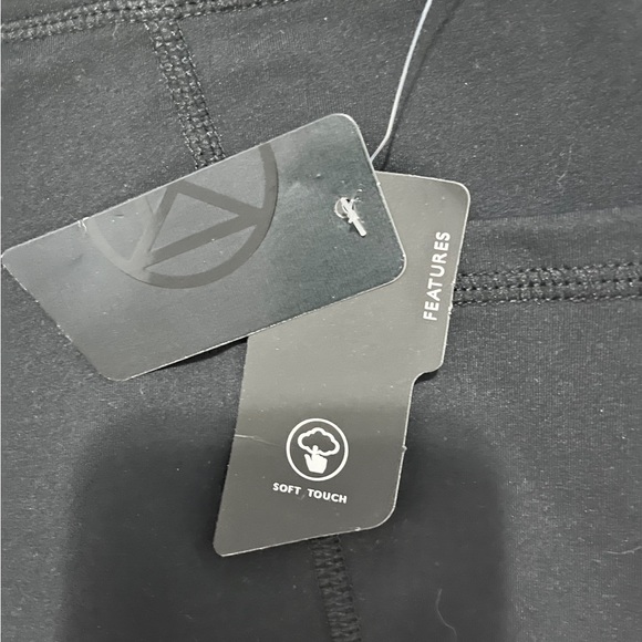 NWT Ardene move black shorts size medium - Picture 2 of 5